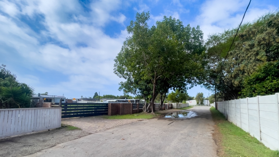 6 Bedroom Property for Sale in Riverside Western Cape